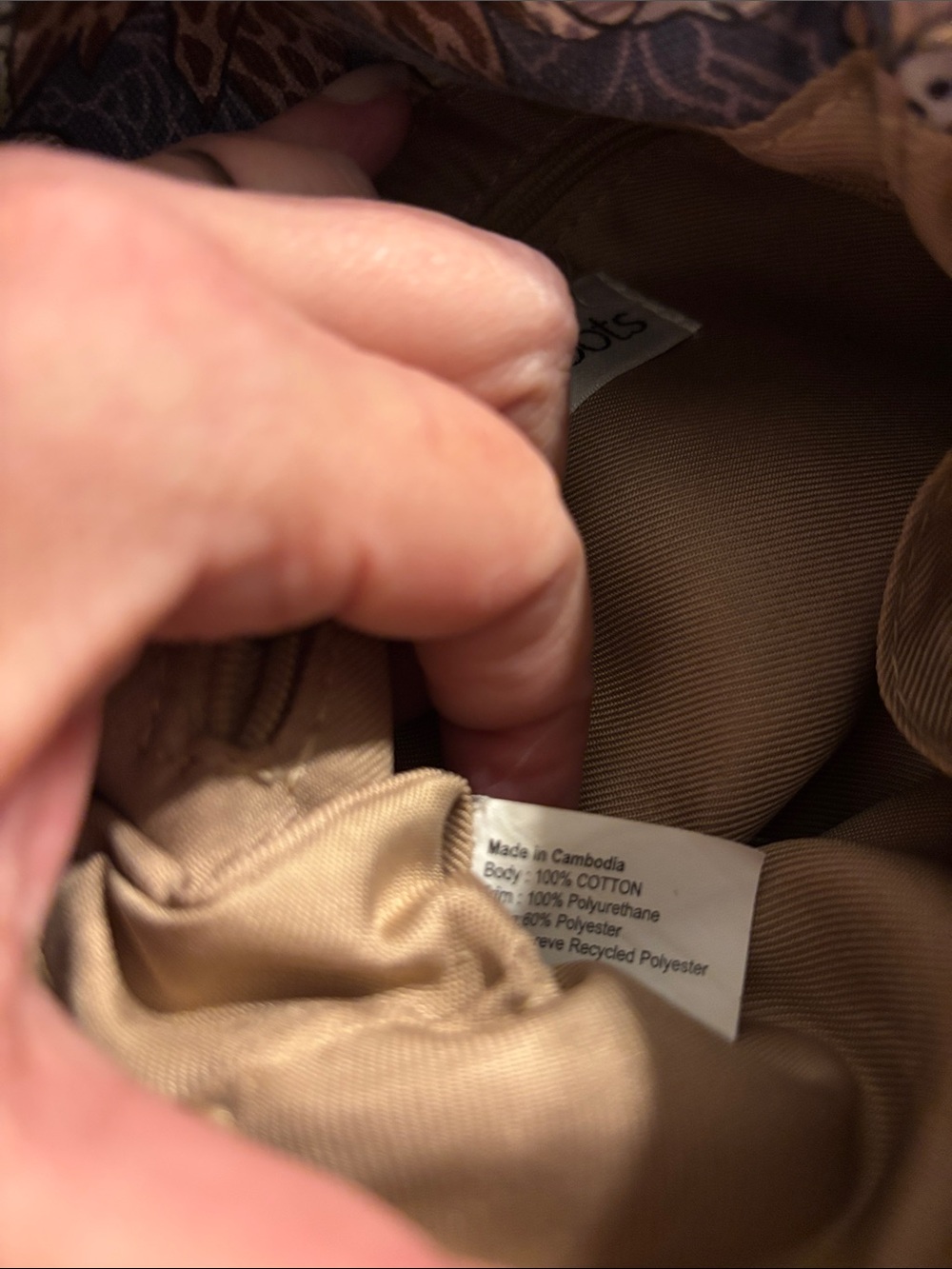 Sakroots Artist Circle Fold-Over Crossbody Bag - Picture 11 of 11